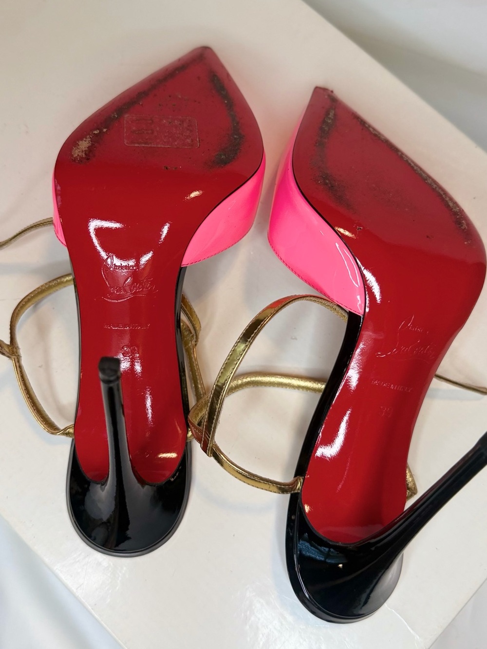 Christian Louboutin Pink Patent Pointed-Toe Gold-Strap Mules - Picture 6 of 7